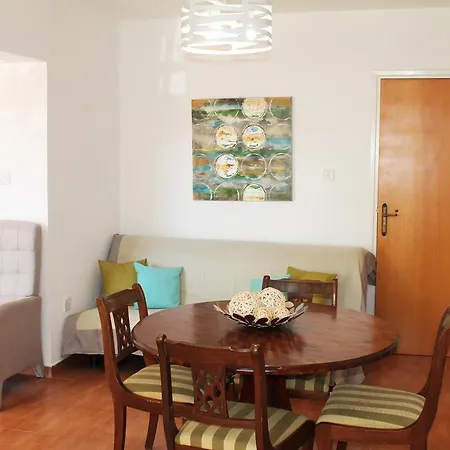 Lazuli Seaview 102 شقة لارنكا